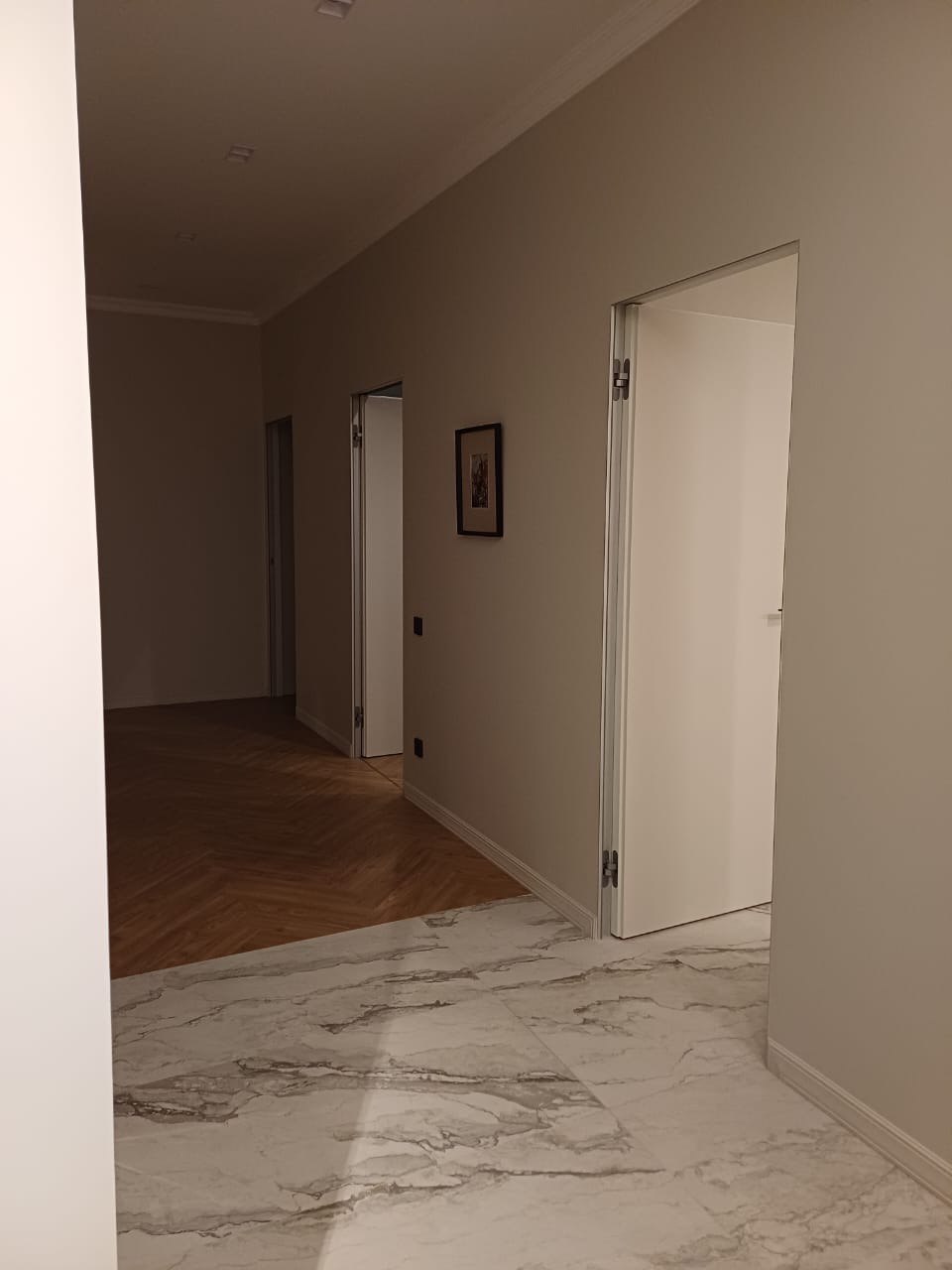 Прихожая - современная отделка